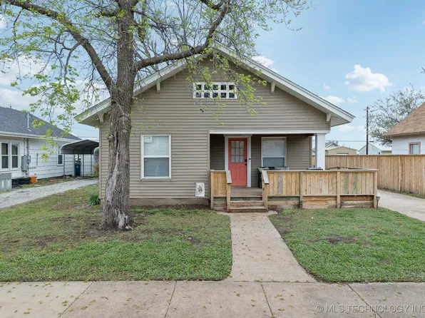726 E Walnut St, Cushing, OK 74023
