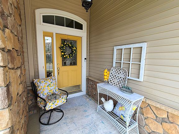 4th image of 29 Merlot Ct
