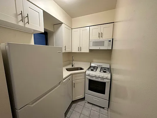 Rented by Guidance Realty Corp. | media 12