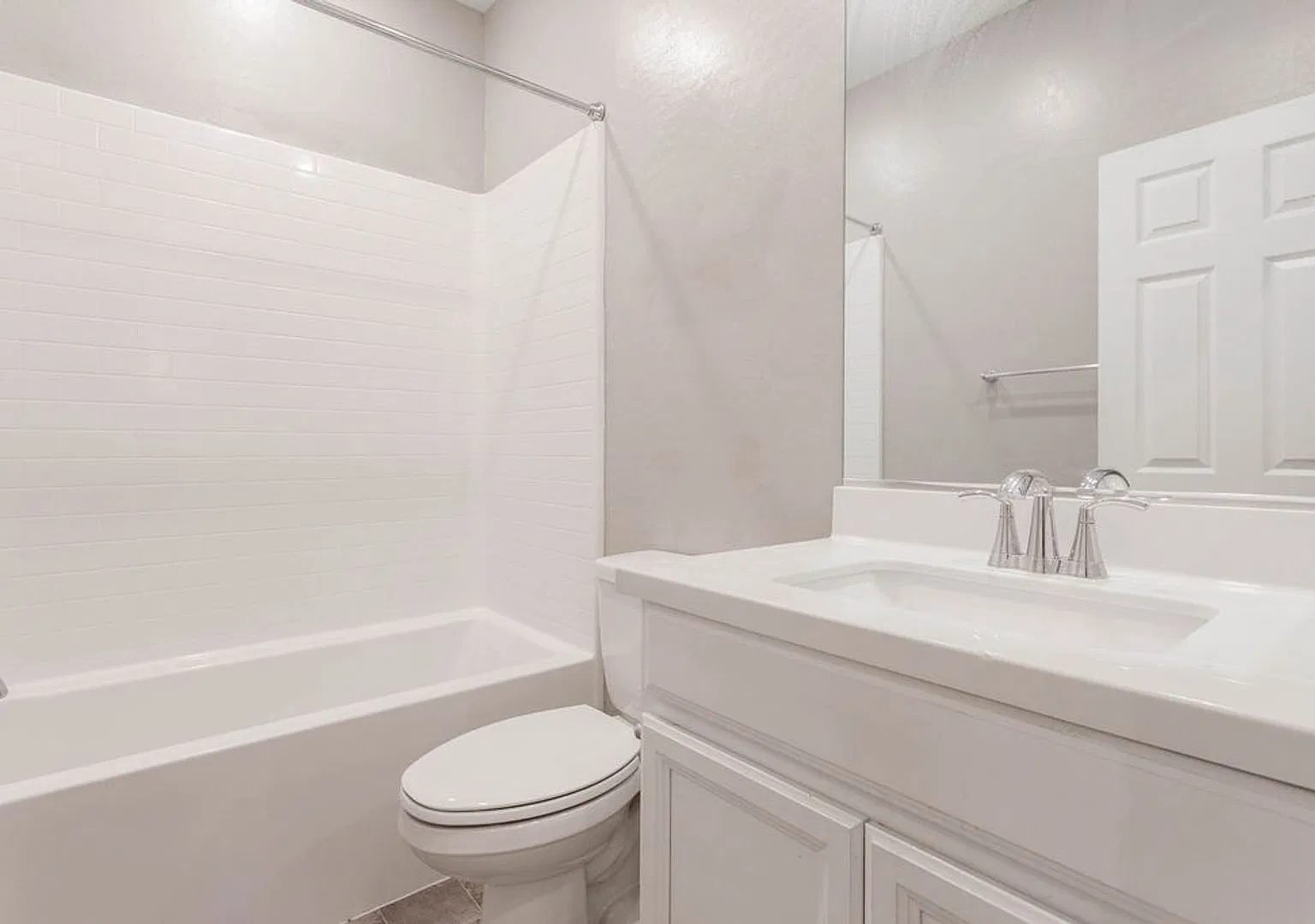 Beautiful 2-story townhome — Photo 3