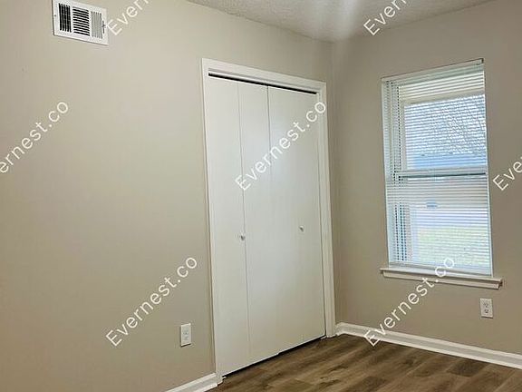 4th image of 3260 Briarwood Dr