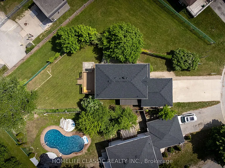 32 Rosenfeld Dr — Photo 44