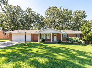 1814 Sunset Dr, Poplar Bluff, MO 63901
