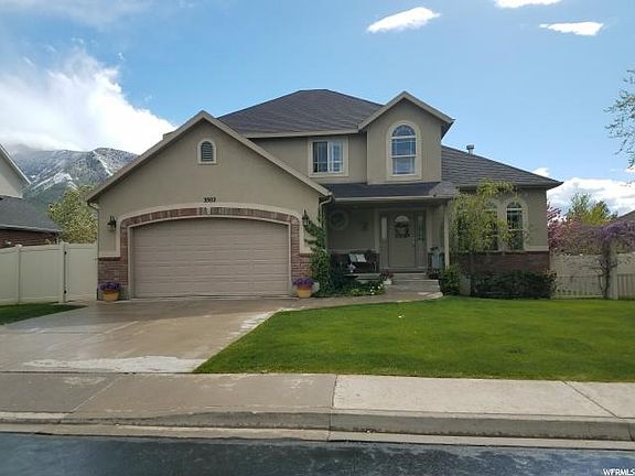 2nd image of 3502 E Fairway Ln