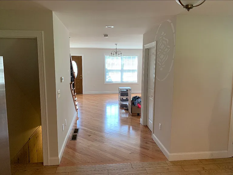 655 S West St — Photo 2