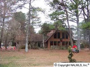 144 Paul Benefield Ln, Fyffe, AL 35971