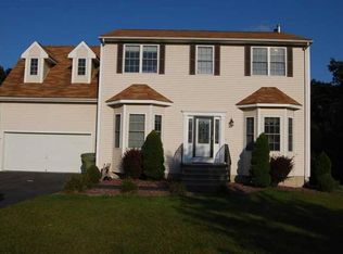 33 Audubon Ln, Hope, RI 02831