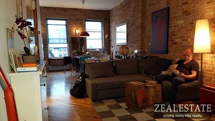 Rented by ZealEstate Group Inc | media 33