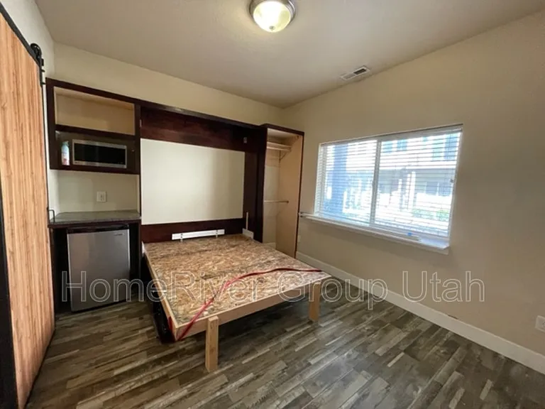 130 W Canley Vale Ln — Photo 21