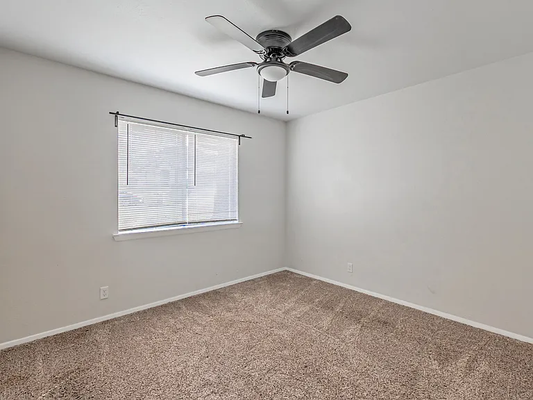 308 Franklin Dr — Photo 18