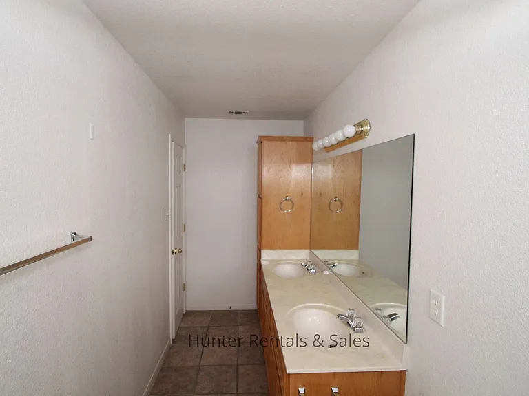 3509B Dustin Ct — Photo 5
