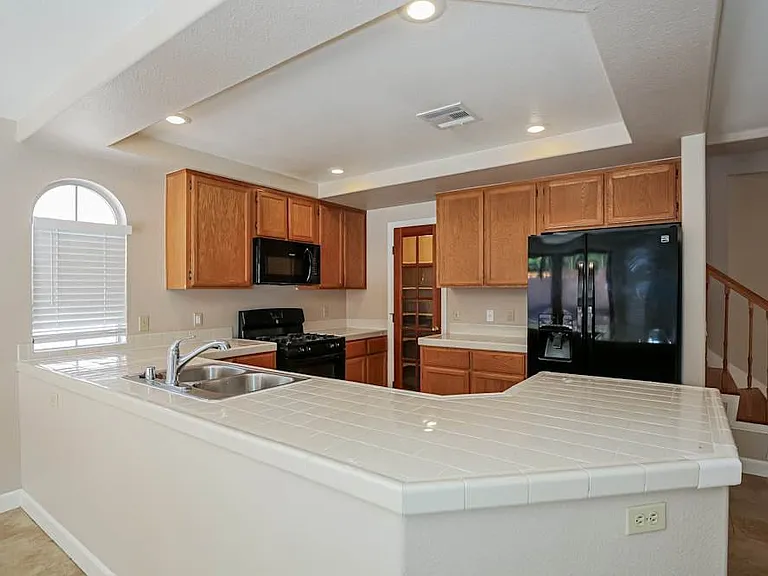 2317 Harbor Cliff Dr — Photo 13
