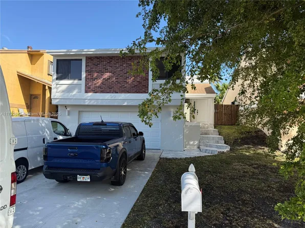 9921 SW 218th Ter, Cutler Bay, FL 33190