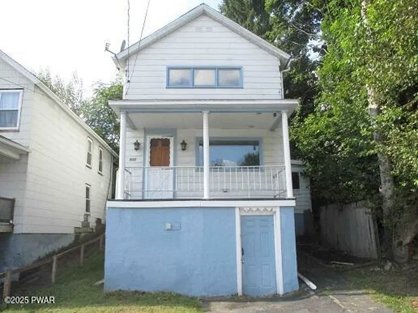 911 Lincoln St, Dickson City, PA 18519
