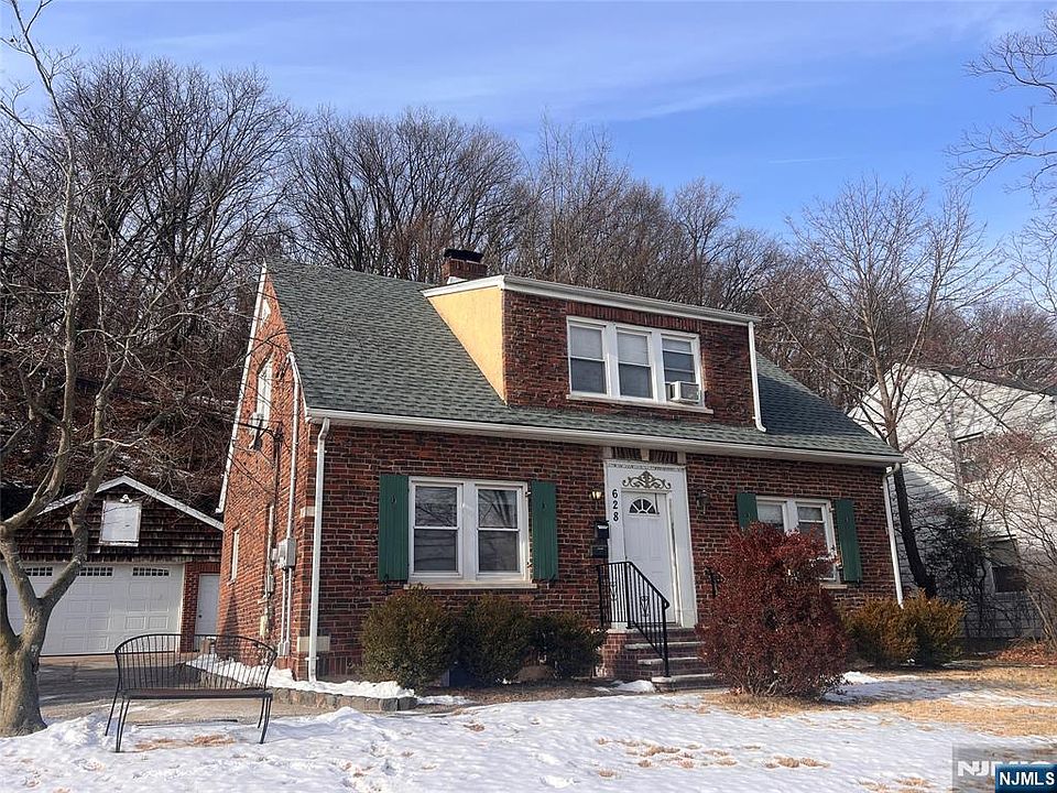 1st image of 628 Valley Rd