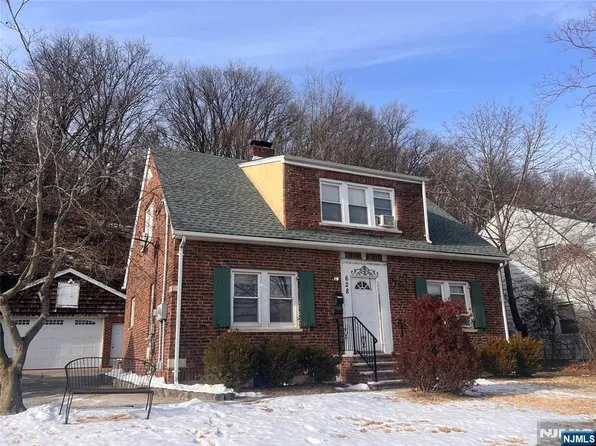 628 Valley Rd, Clifton, NJ 07013