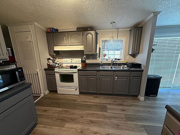 3rd image of 927 E St #190N