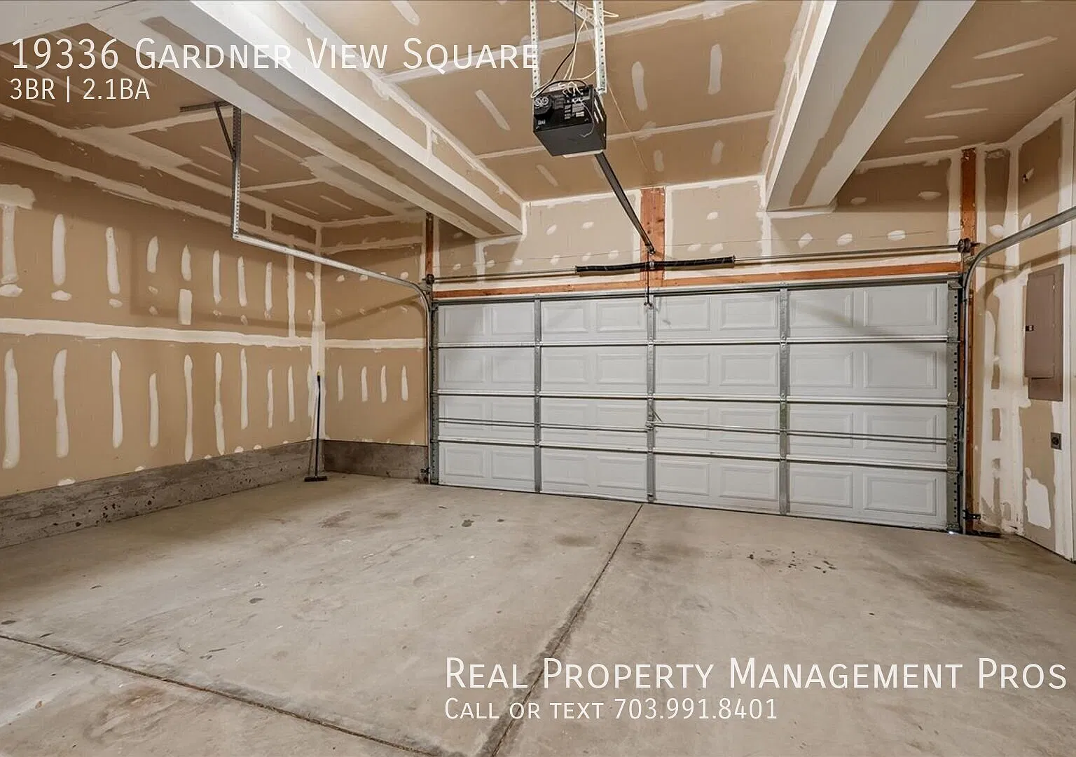 Beautiful 2 Car Garage End Unit Townhouse For Rent in Lansdown Town Center! — Photo 4