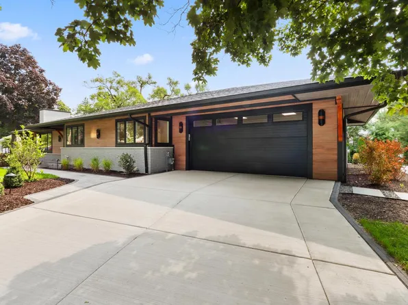 1600 Evergreen LANE, Lake Geneva, WI 53147