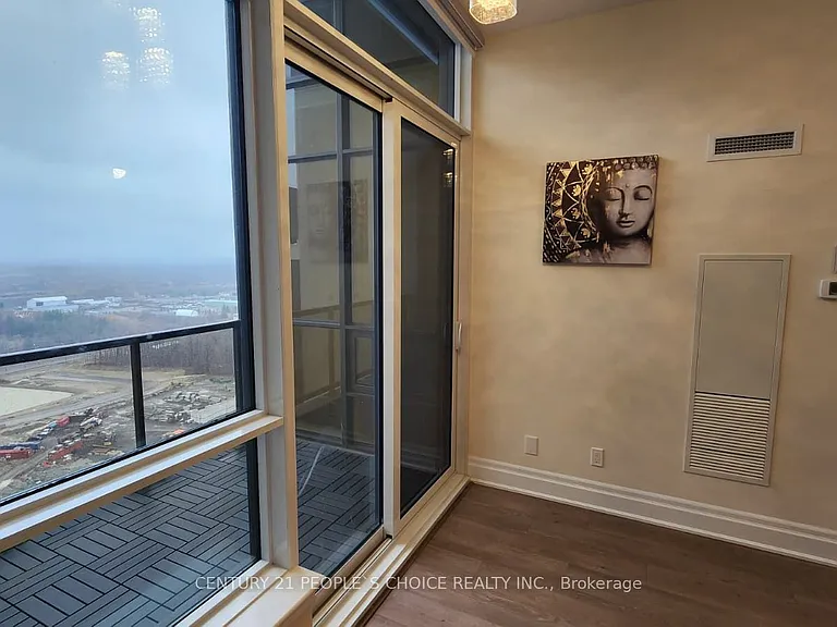 9075 Jane St #Penthouse 03 — Photo 17