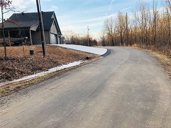 3rd image of Skye Dr