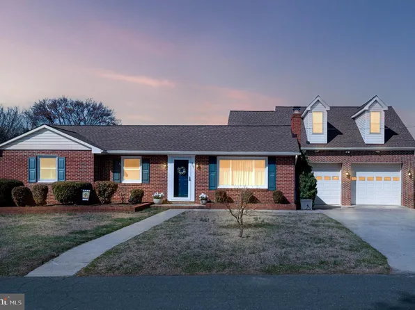 902 Hillcrest Rd, Hanover, MD 21076