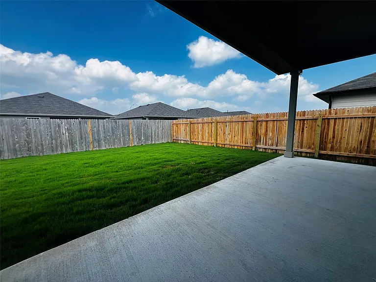 315 Darwin Pl — Photo 17