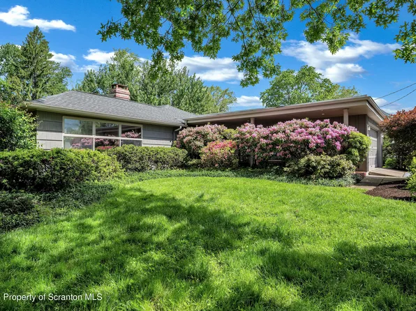 612 Birchwood Rd, Clarks Green, PA 18411