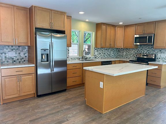 5th image of 2971 Begonia Ct