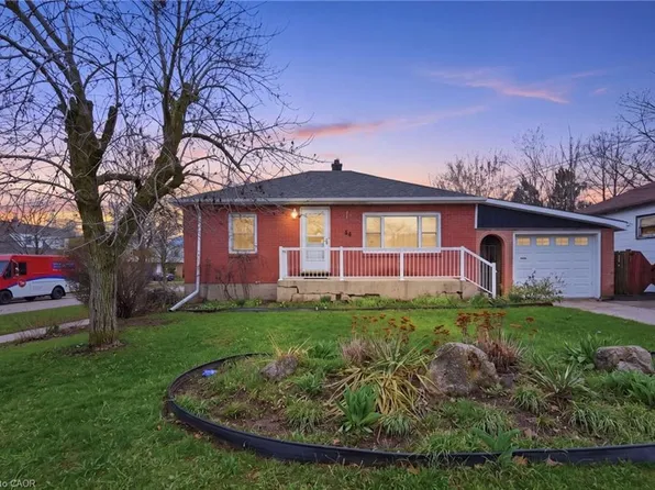54 Bingham Rd, Hamilton, ON L8H 1N4