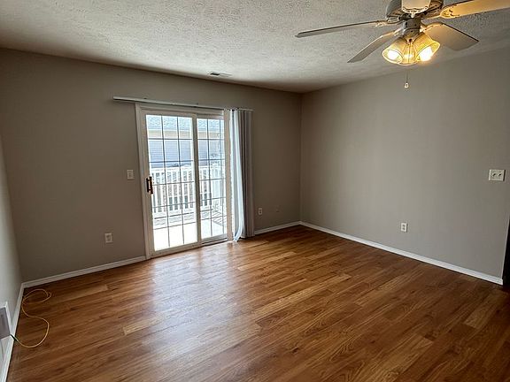 3rd image of 1101 Ekstam Dr #3-202