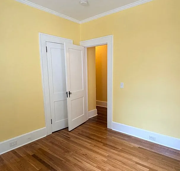 403 E Elm St — Photo 10