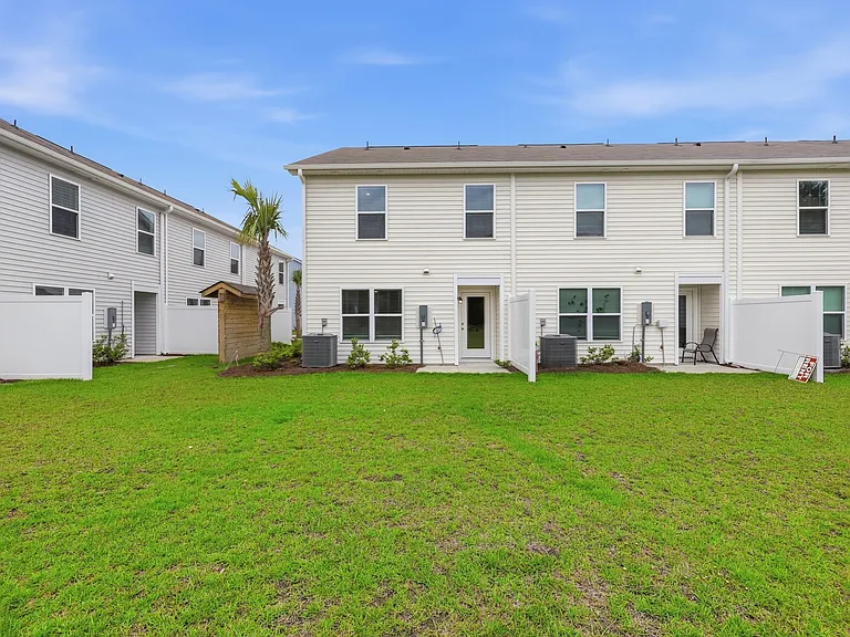 310 Honeystone St — Photo 32