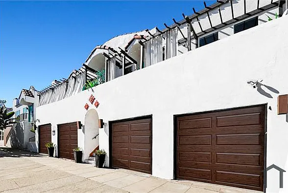 1023 Tremont St — Photo 20