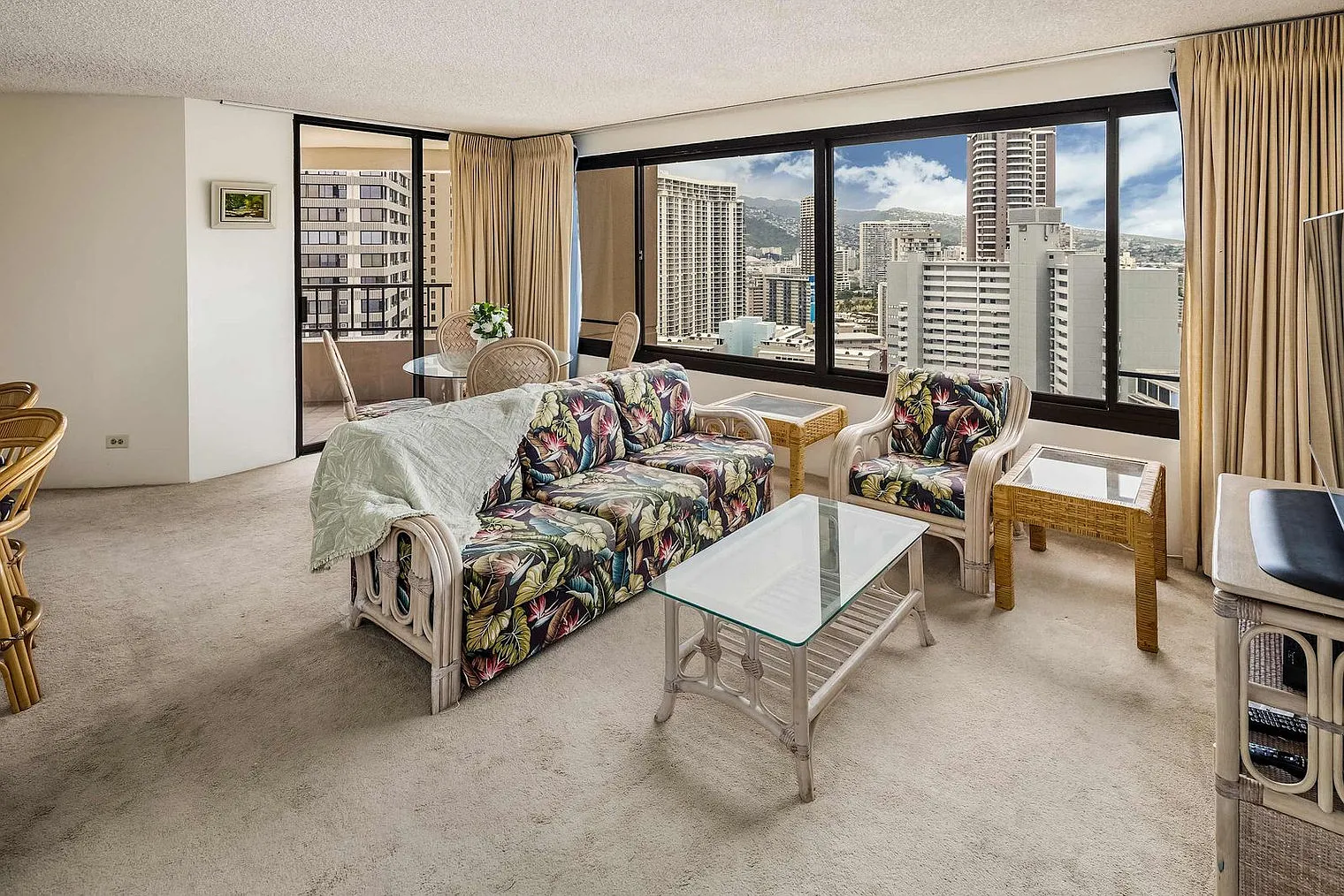 1 bed, 1.0 bath, 721 sqft, $4,982 — Photo 1
