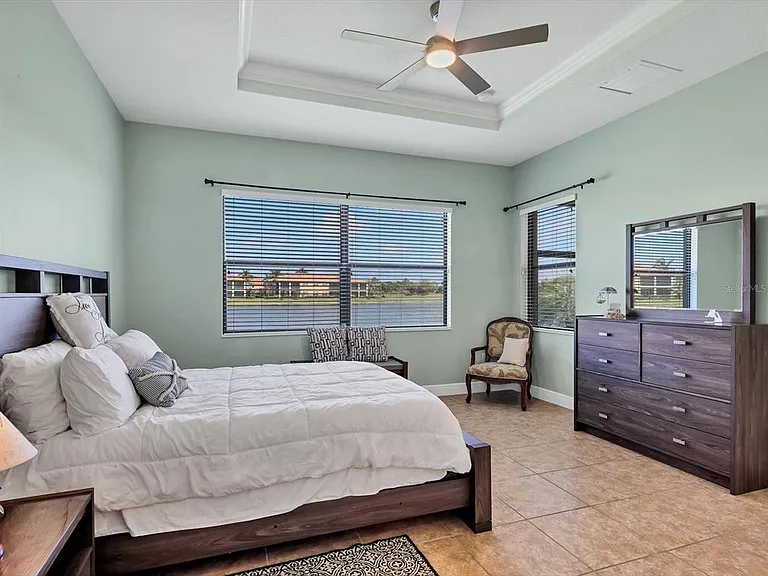 10424 Crooked Creek Dr — Photo 23