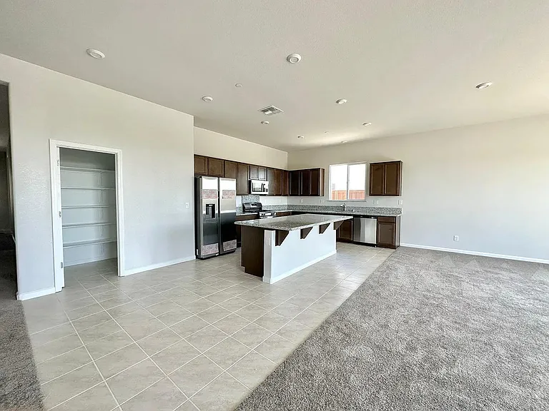 2028 Smith Dr — Photo 3