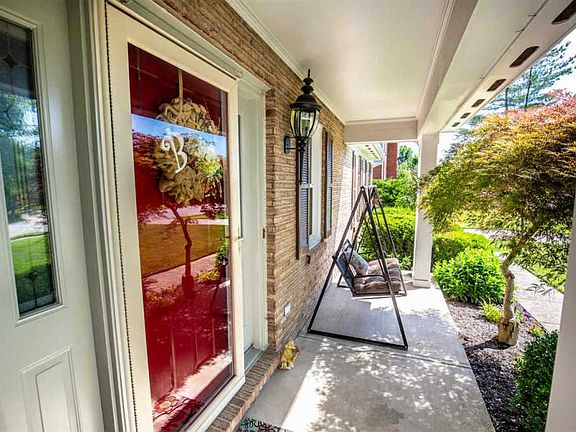 3rd image of 1348 Ashford Pl