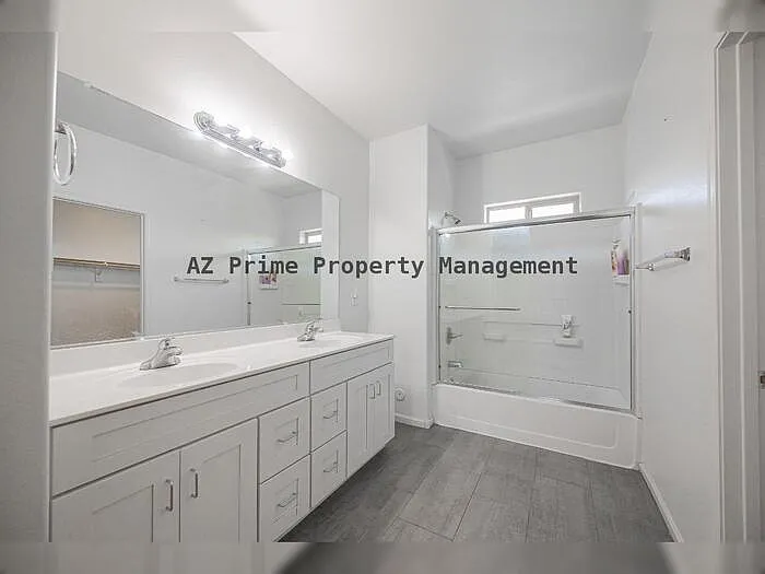 1711 W Pollack St — Photo 15