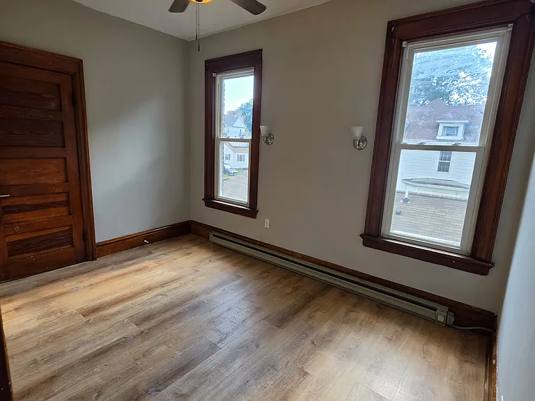 608 E Monroe St #2 — Photo 3