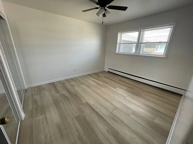 4664 S Whitnall Ave — Photo 6