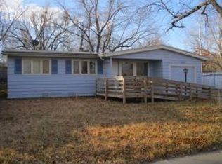 5451 SW 17th St, Topeka, KS 66604