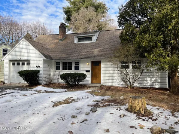 11 Southgate Road, Loudonville, NY 12211