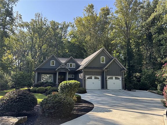 2nd image of 117 Shadowood Dr