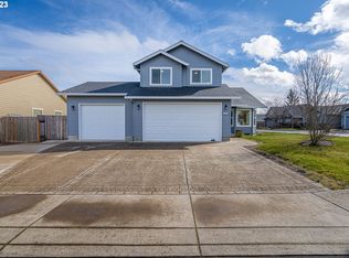 338 Camrin Loop, Creswell, OR 97426
