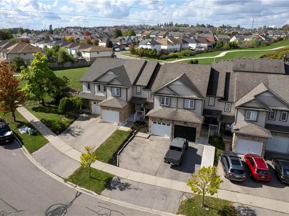 205 Snowdrop Cres, Kitchener, ON N2E 4G9