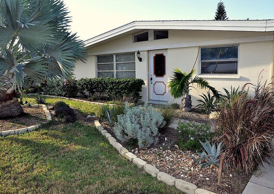 1st image of 2457 Breakwater Cir