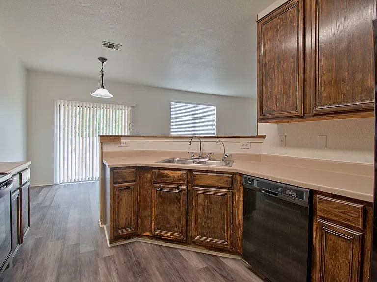 711 Abundance Ln — Photo 7