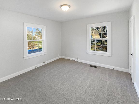 5th image of 5505 Lake Shore Dr