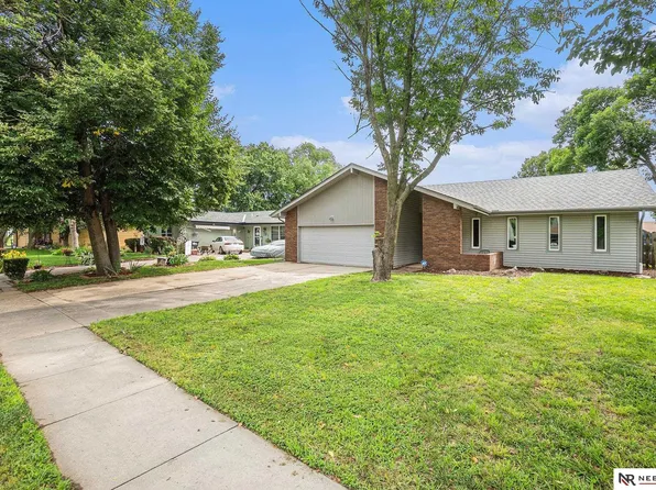 333 N 155th Cir, Omaha, NE 68154